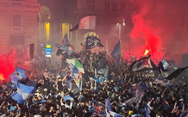 Ένας νεκρός και επτά τραυματίες στην Νάπολη στους εορτασμούς για το πρωτάθλημα